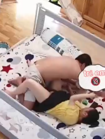 Cuộc yêu vụng trộm khi con đã ngủ say