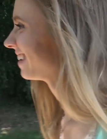 Em gái ngây thơ bị người lạ địt giữa rừng