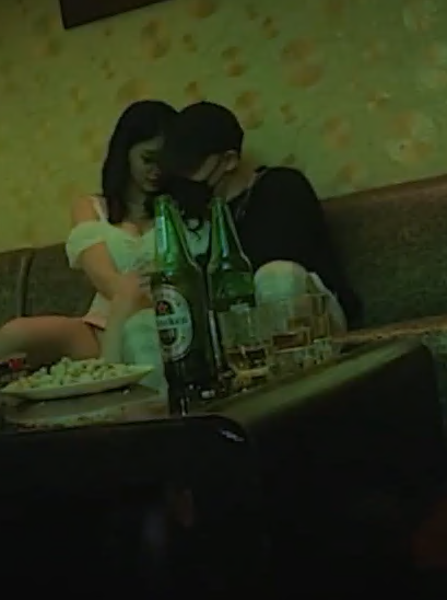 MD0295 Chịch gái chân dài tại quán karaoke