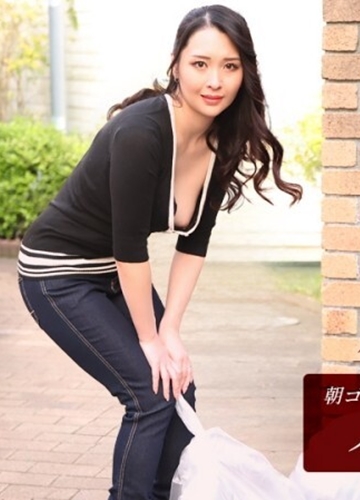 PONDO-112025 Cô hàng xóm dâm quyến rũ trai trẻ khi đi đổ rác