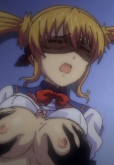 Saki bị kẻ bám đuôi tống tiền bằng ảnh nóng