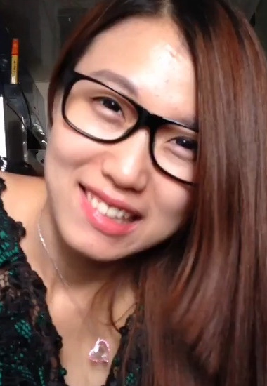 Sức hút khó cưỡng của nàng kính cận