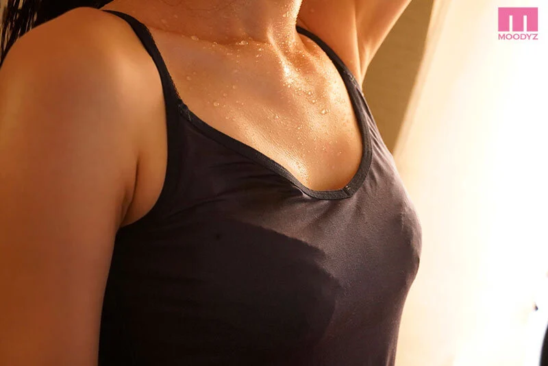 MIDV-791 Bà chị lẳng lơ bám lấy cơ thể nóng hổi không chịu buông tha