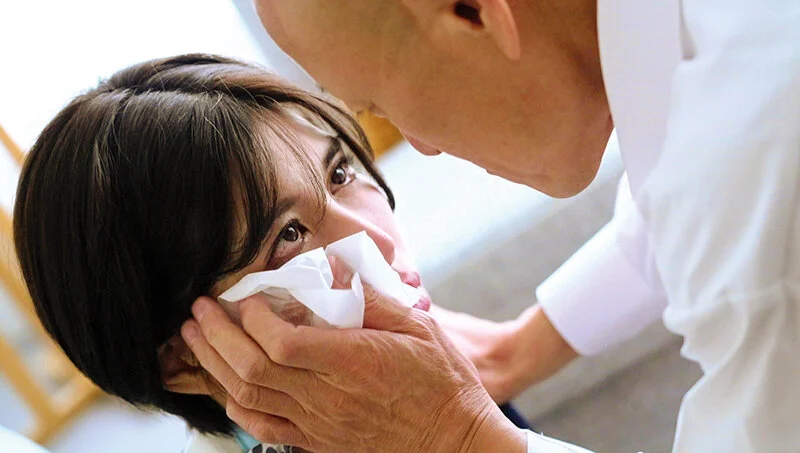 real-960 Nữ tiếp viên hàng không thích cảm giác bị ngược đãi