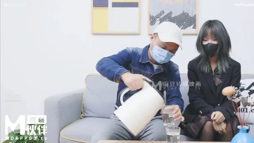 SH007 Nữ MC Meng Lan và tuyệt kỹ massage bằng đôi chân dài cực phẩm