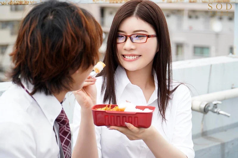 STARS-725 Tê chim vì được làm tình với đồng nghiệp xinh đẹp