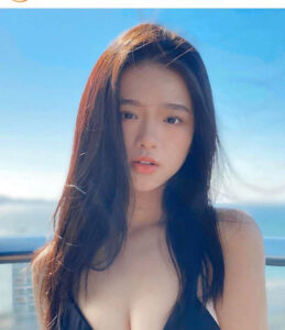 Linh Ka sexy lộ clip 18+ nóng bỏng cùng bạn trai Long Hoàng