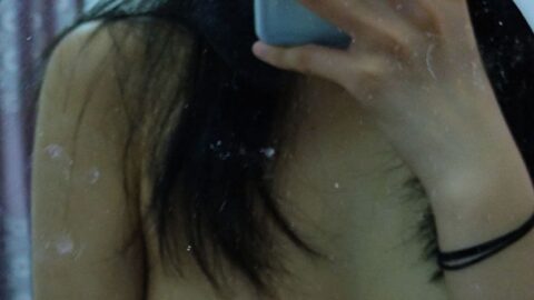 Nude soi gương