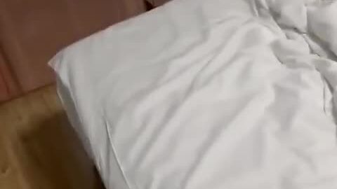 Nhìn em bị nhấp