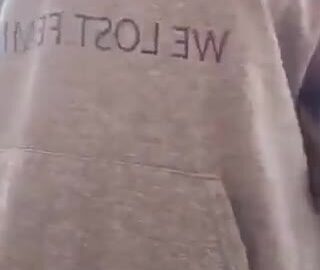 Áo xám quần đen