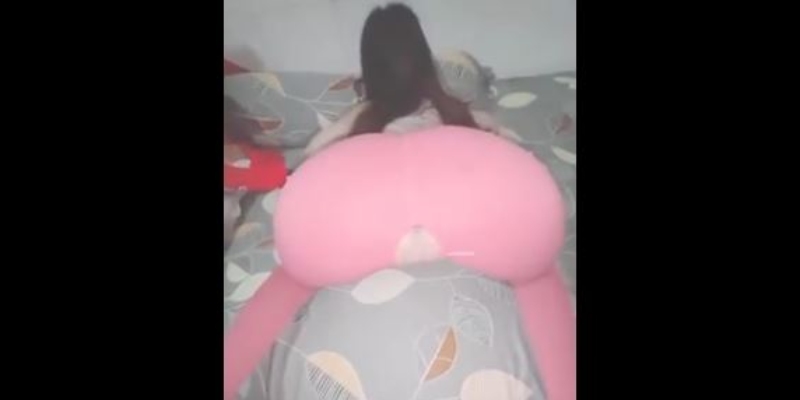 Bé sinh viên 2k6 và những lần anh xé toạc quần em ra chịch