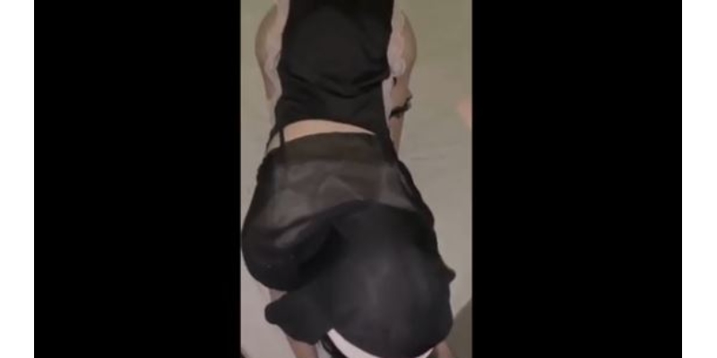 Người yêu cũ của bạn anh cũng húp, lấy mông em làm gạt tàn